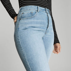 The '90s Cheeky Hourglass Jean | Vintage Sunbleached Blue | 26.5" Inseam